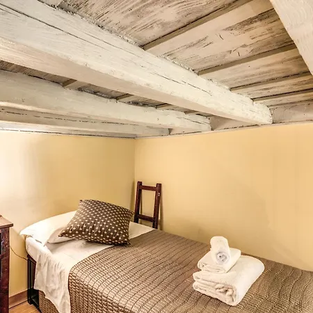 Exquisite Domus By Piazza Navona * Roma