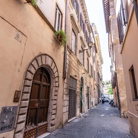 Exquisite Domus By Piazza Navona